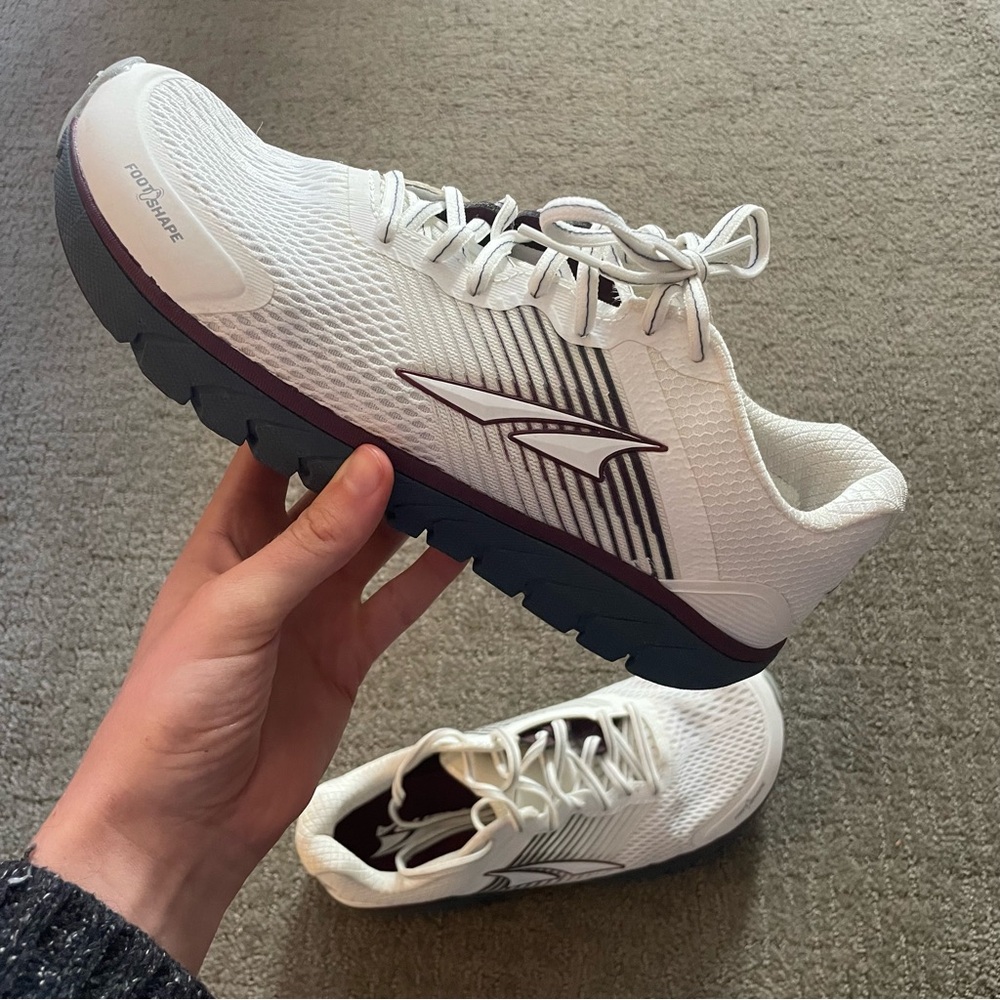 ALTRA Womens Trail Runners Size 9 Provision 4.0